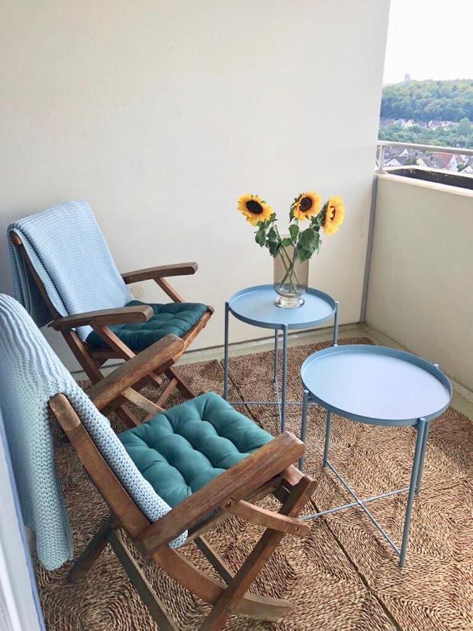 Grosses Appartement Mit Aussichtsbalkon Ludwigsburg Exterior foto